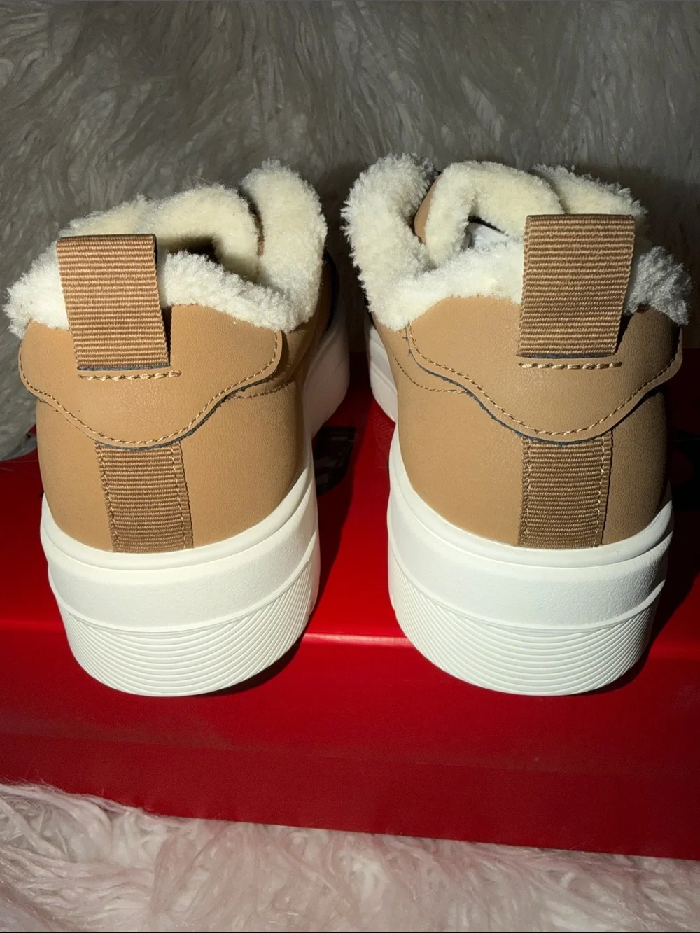NIB Hugo Women's Lyssa Fur Lined Platform Sneaker Size 10
